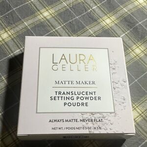 Laura Geller Matte Maker Setting Powder